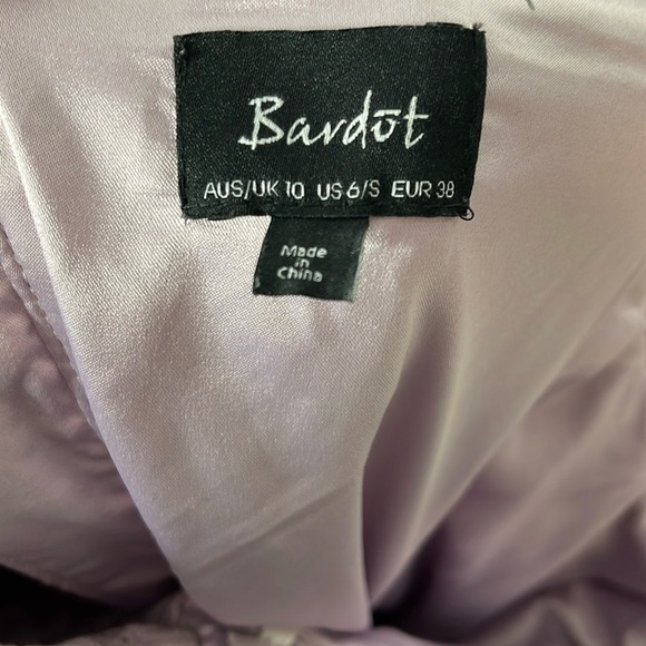 Bardot Revolve Solange Bell Sleeve Lace Dress Size Small 6 - Picture 3 of 8